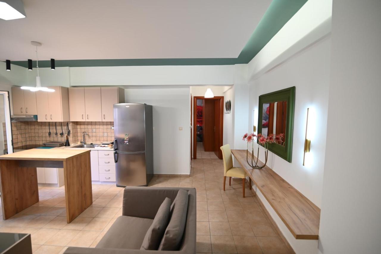 The Whole Packet A4 Center With Parking Apartment Larissa Exterior photo